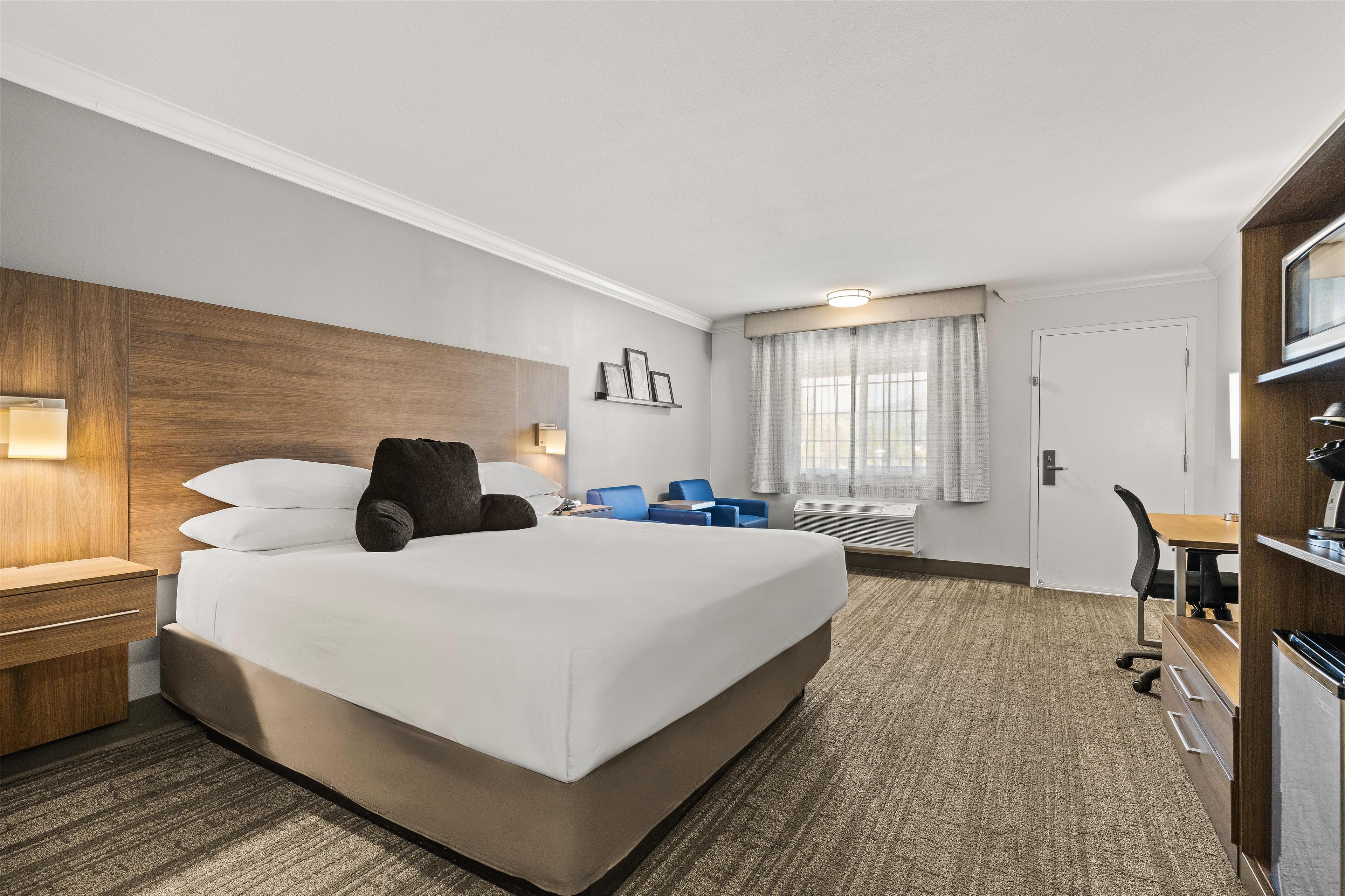 King Bed Non-Smoking image