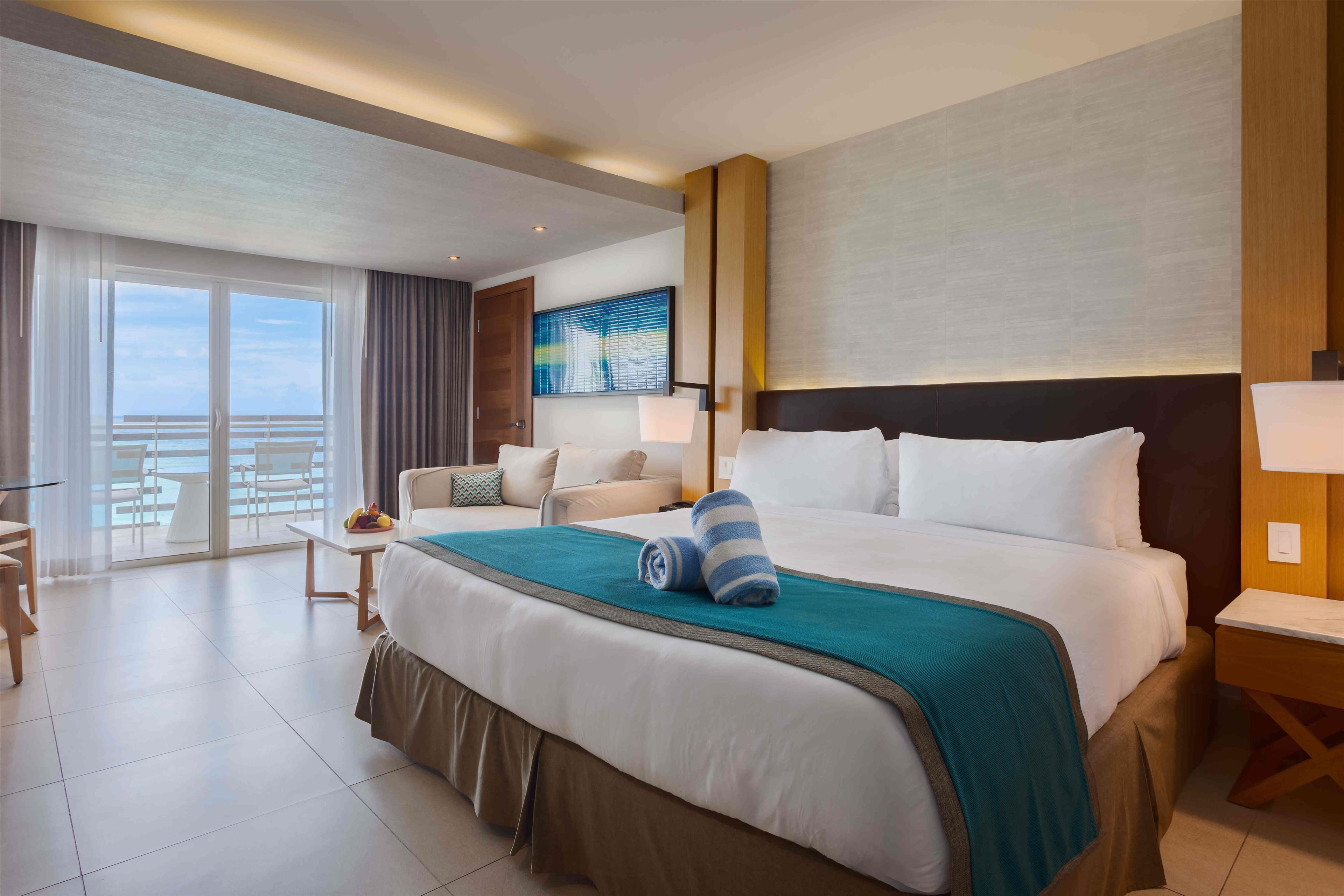 Junior Suite King image