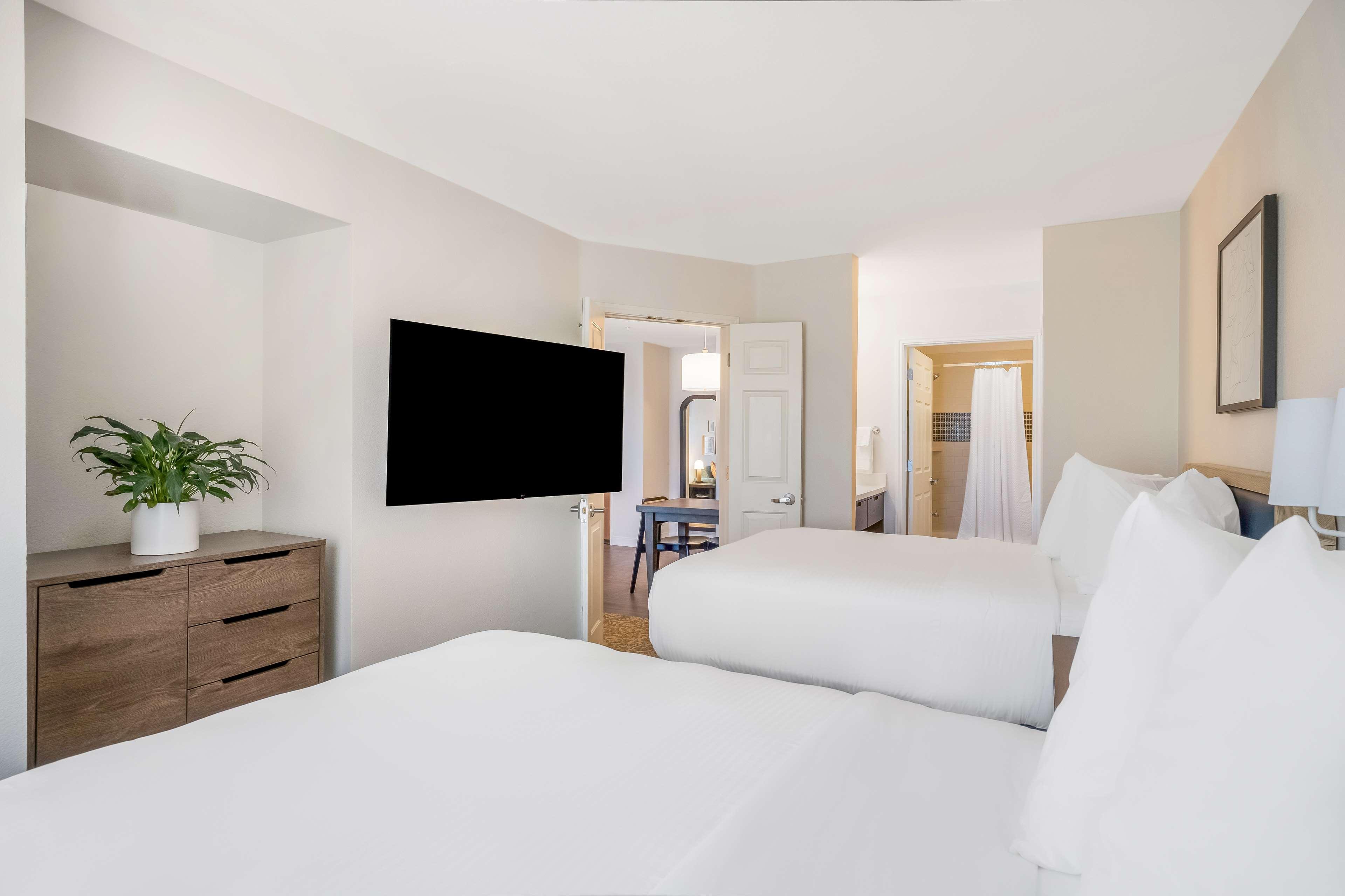 One Bedroom Suite - Two Doubles - Hearing Accessible image