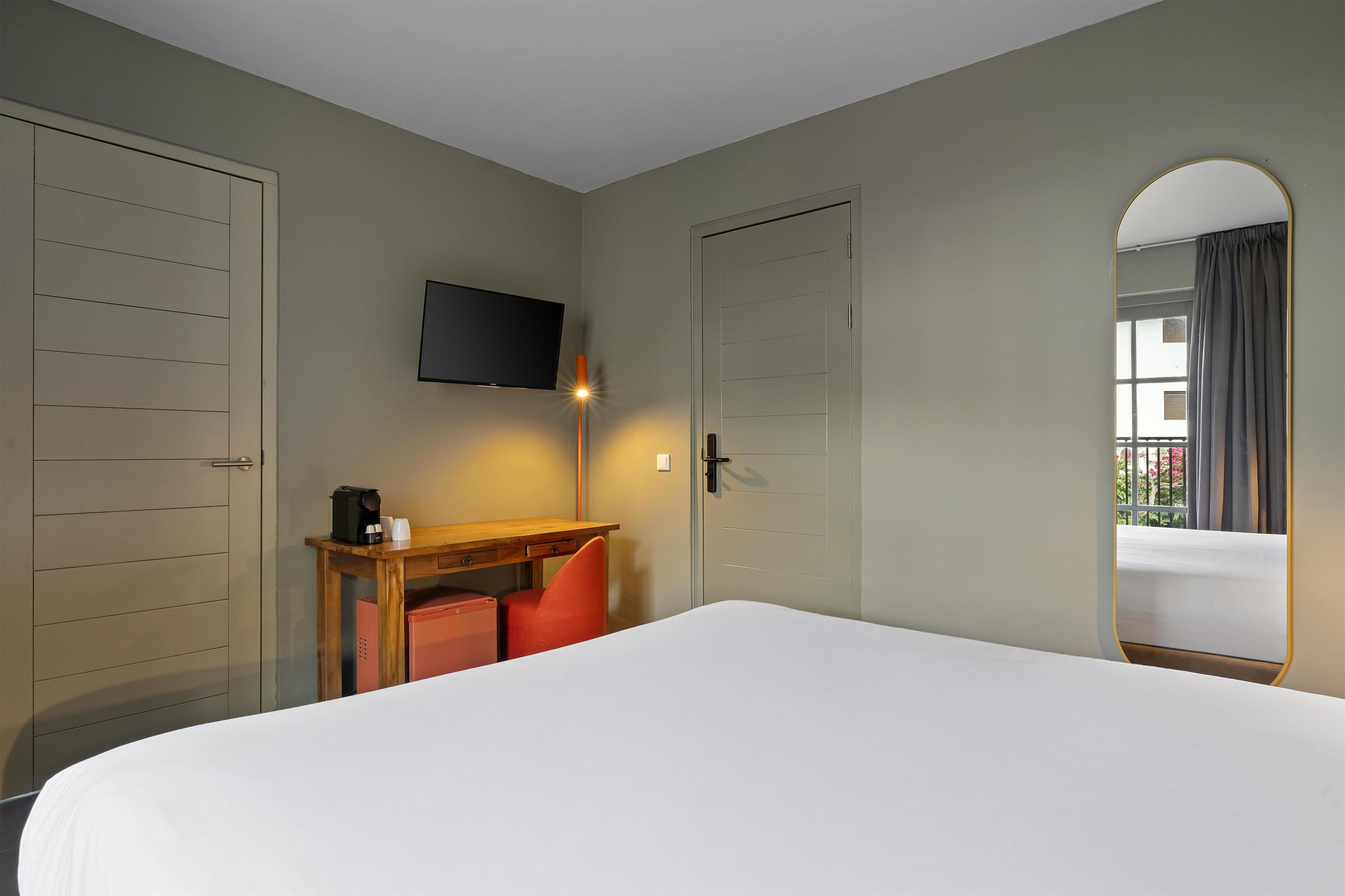 Cozy King Room image