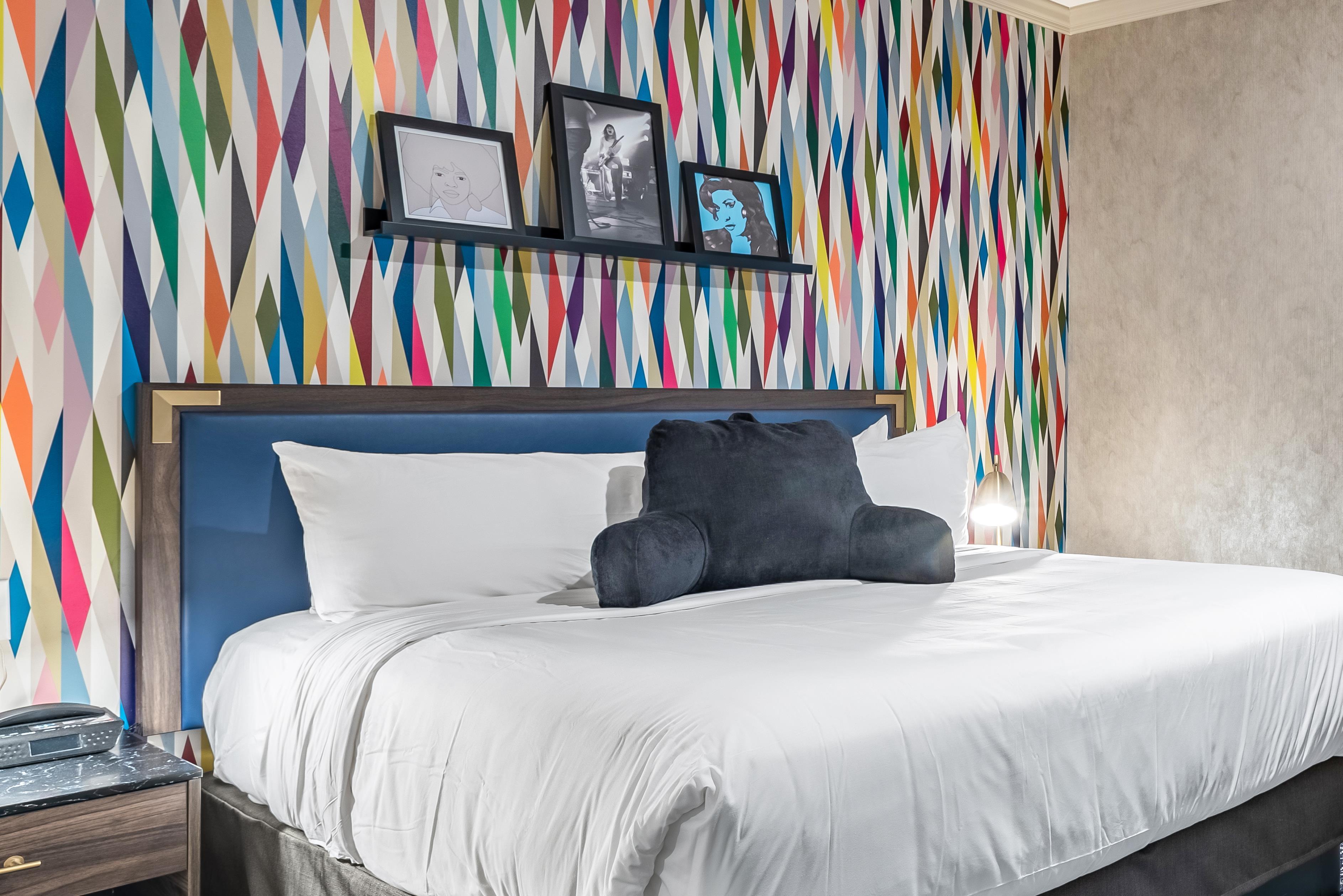 1 King Bed image