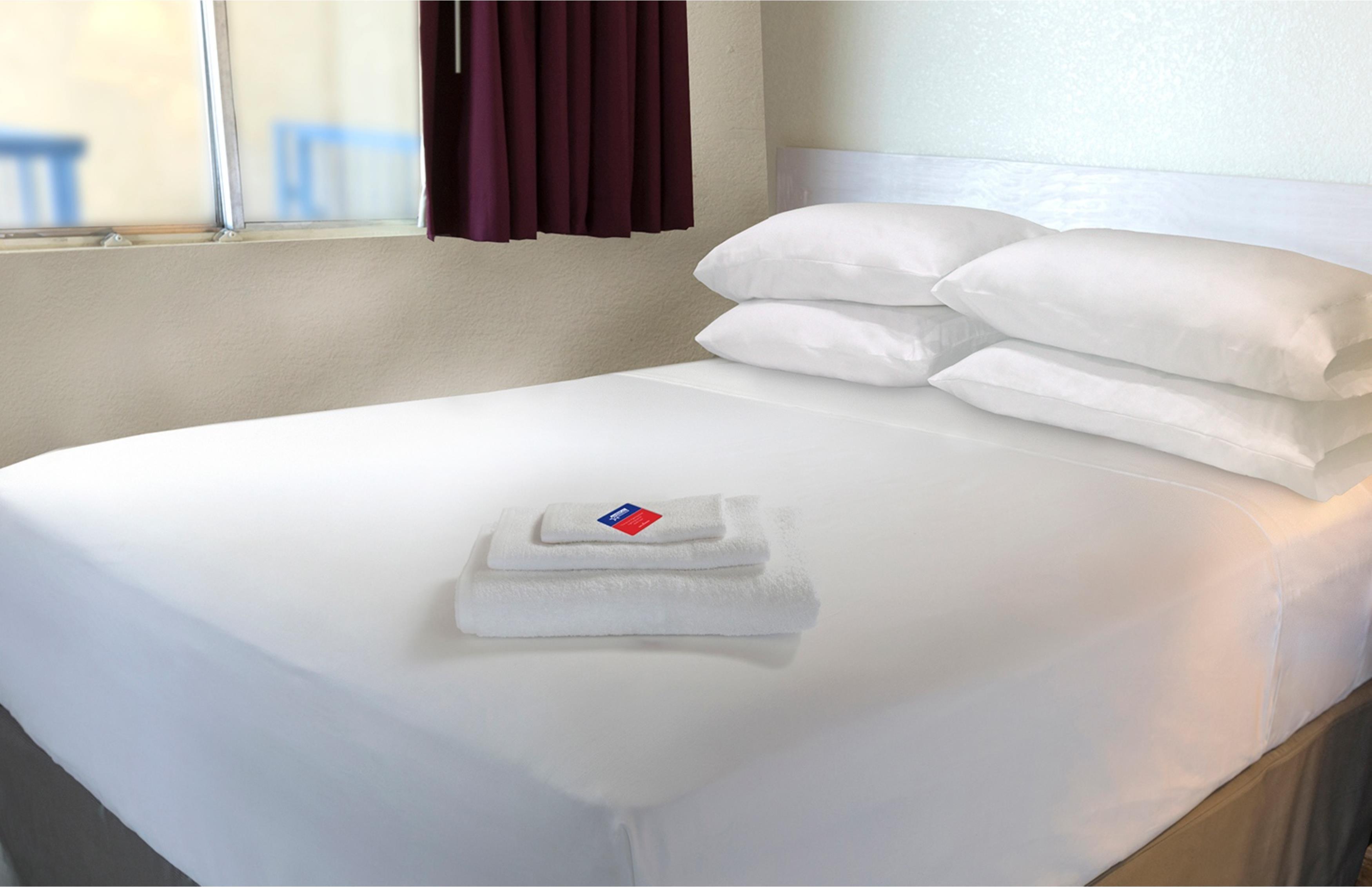 1 King Bed image