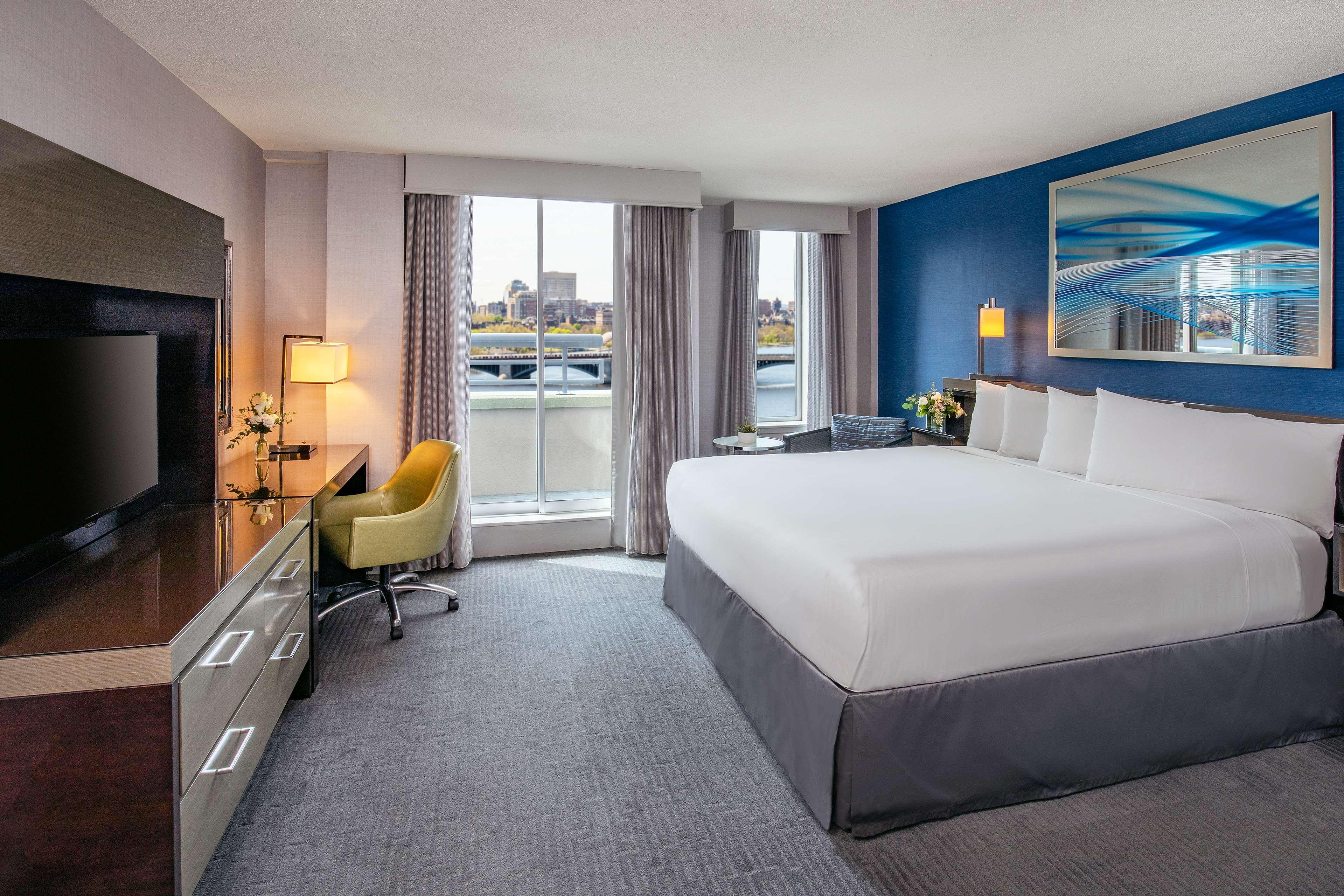 Two Bedroom Suite - King + Two Queens - River View - West Tower image