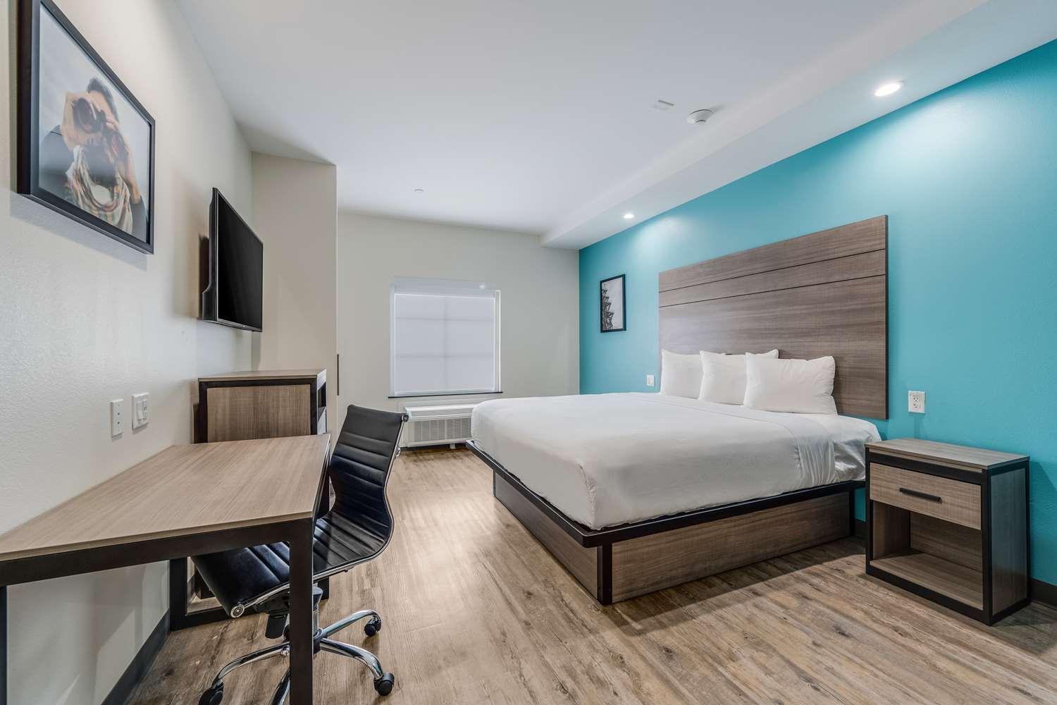 1 King Bed Kitchenette Non-Smoking image