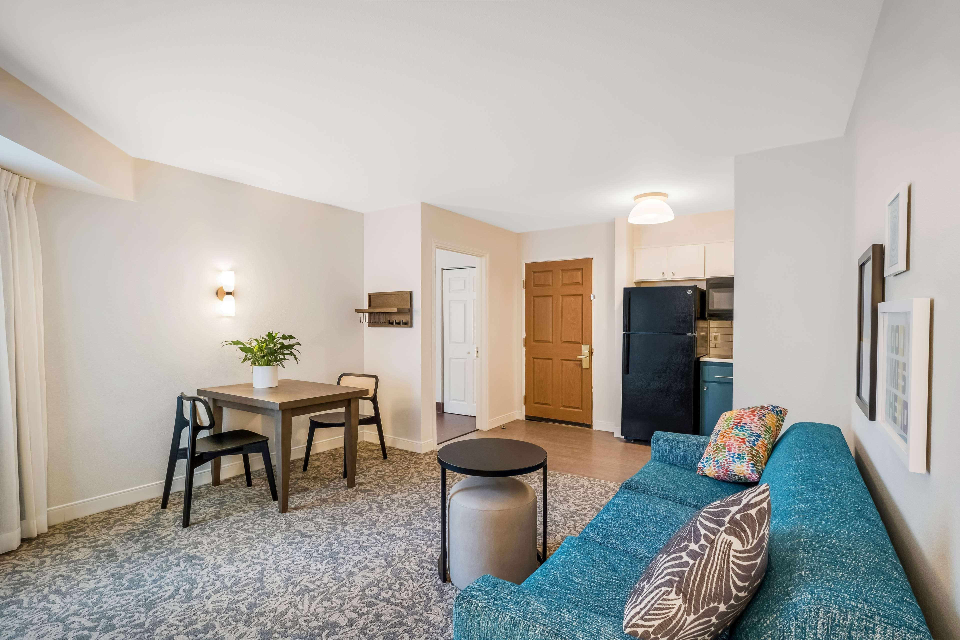 One Bedroom Suite - King image