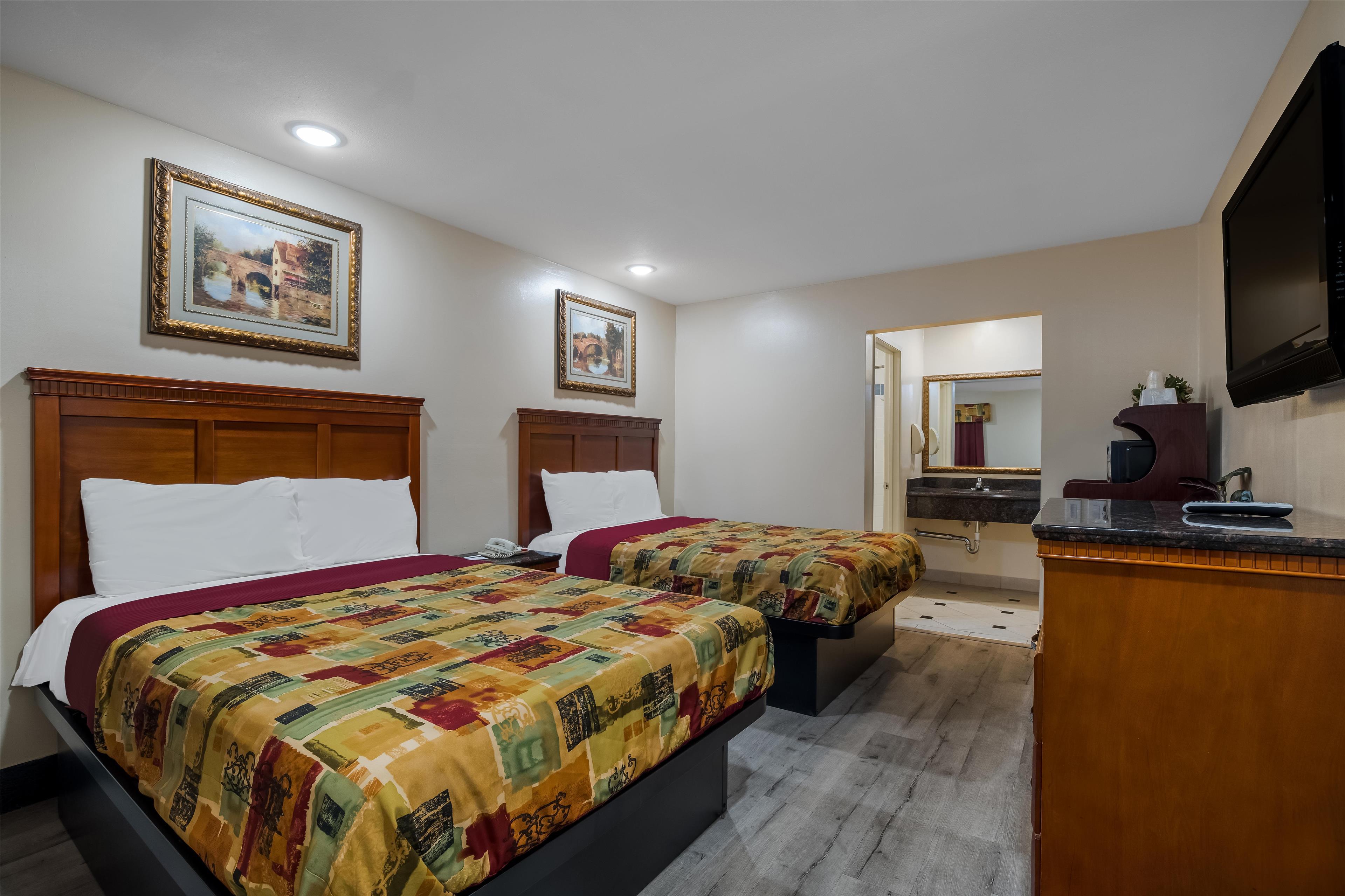 2 Double Beds Non-Smoking image
